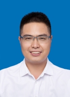 秦荣廷 照片