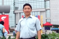 石东平 照片