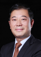 王华 照片