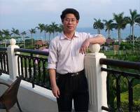 冒亚龙 照片