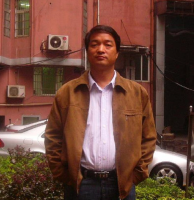 韦秉旭 照片