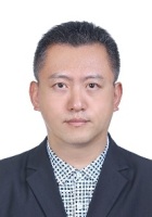 何岩峰 照片