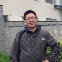 李亮 照片