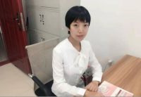 刘媛 照片