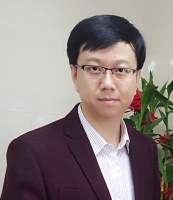 李东 照片