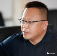 卢政峰 照片