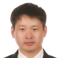 崔洪宇 照片