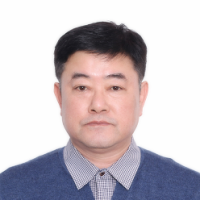 董星龙 照片