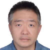 卢伟 照片