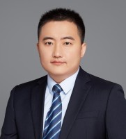 曲春绪 照片
