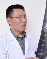 何盛为 照片