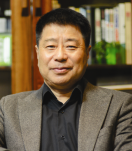 何裕民 照片