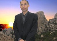 黄银久 照片
