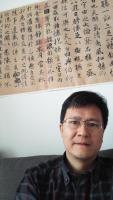 何平 照片
