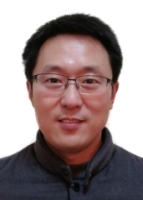 黄亚继 照片
