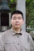 卢伟 照片