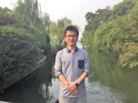 吕俊鹏 照片