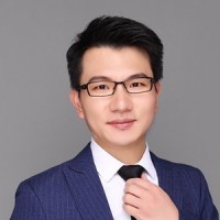 吕俊鹏 照片