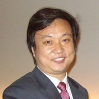 雷威 照片
