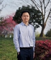 浦正宁 照片
