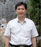 王修信 照片
