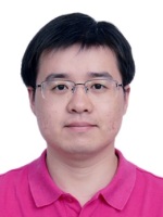 易真翔 照片
