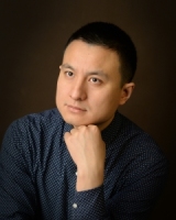 周渝 照片