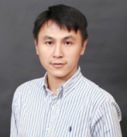 周臻 照片