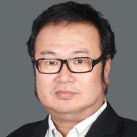 张宏 照片
