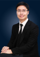 何泓材 照片