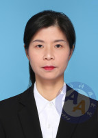 何羚 照片