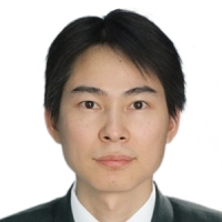 吕坚 照片