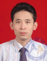 李滚 照片