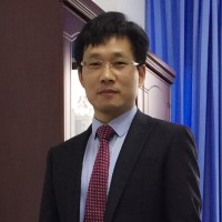 石东 照片