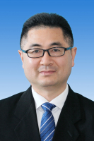 杨春 照片