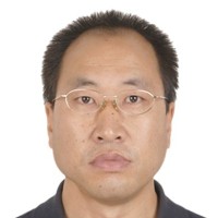 靳治良 照片