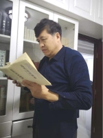 李生信 照片