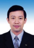 董建 照片