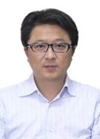 董震 照片