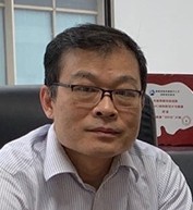 邓海 照片