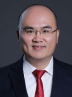 关明 照片