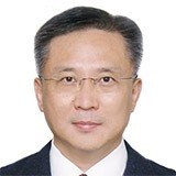 何纳 照片