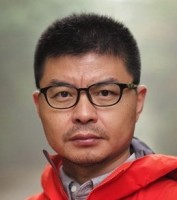 侯杨方 照片