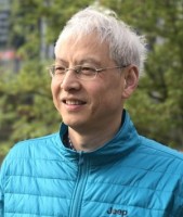 何俊 照片