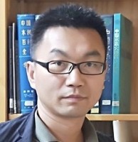 鲁明军 照片