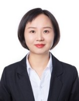 汪路曼 照片
