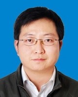 伍强 照片