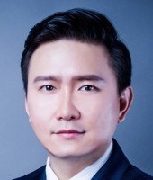 吴子英 照片
