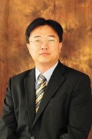 王坚 照片