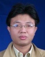 严明 照片